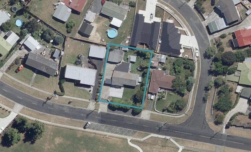 60 McKay Drive, Temple View, Hamilton - Carousel 1