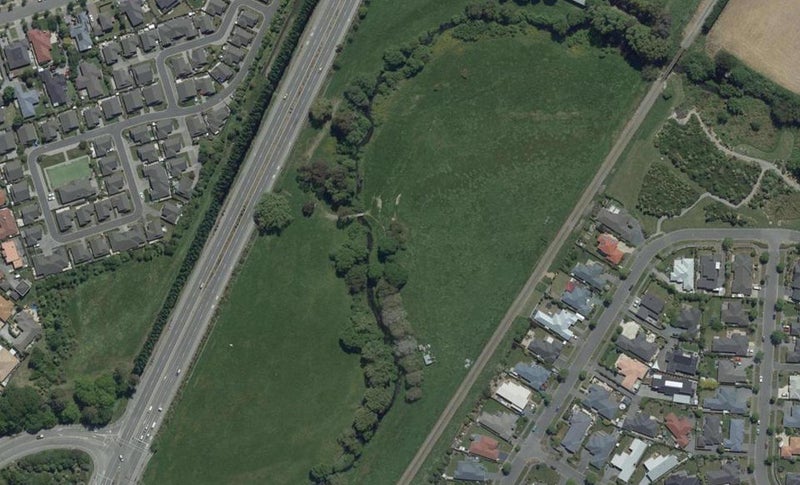5 Pepper Tree Lane, Redwood, Christchurch - Carousel 1