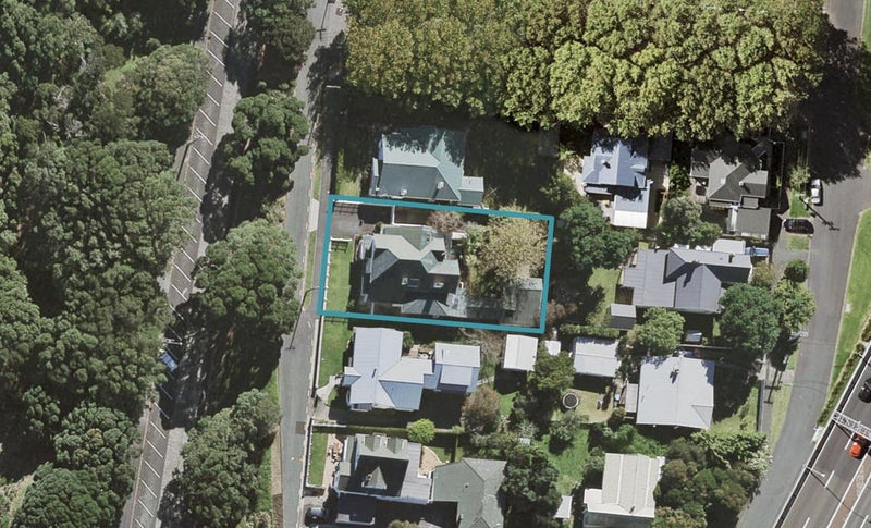 15 Queen Street, Northcote Point, Auckland - Carousel 1