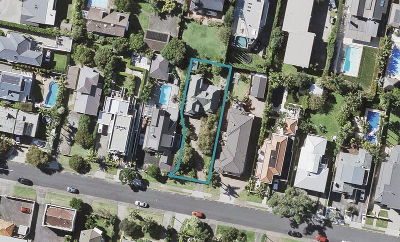 6 Earnoch Avenue, Takapuna, Auckland - Carousel 1