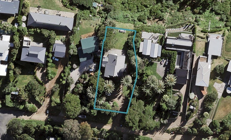 13 Pah Road, Onetangi, Waiheke Island - Carousel 1