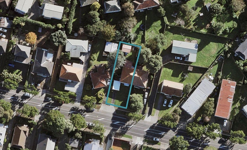 101 Owairaka Avenue, Mount Albert, Auckland - Carousel 1