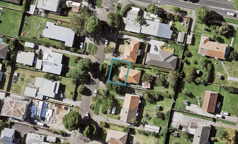 6A Waddell Avenue, Point England, Auckland - Carousel 1