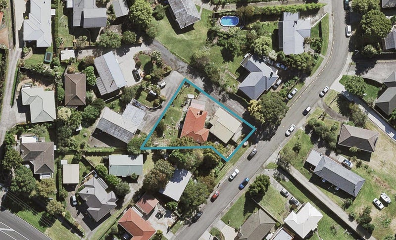 4 Ludlow Terrace, Totara Vale, Auckland - Carousel 1