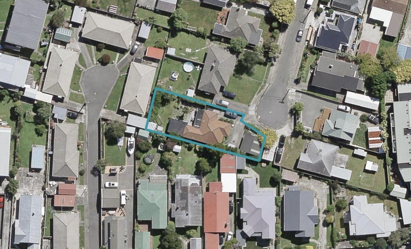 10 Okura Grove, Boulcott, Lower Hutt - Carousel 1
