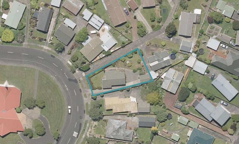 42 Raine Street, Whanganui East, Whanganui - Carousel 1