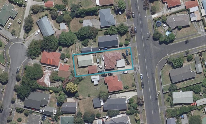 9 Carrington Avenue, Hillcrest, Hamilton - Carousel 1