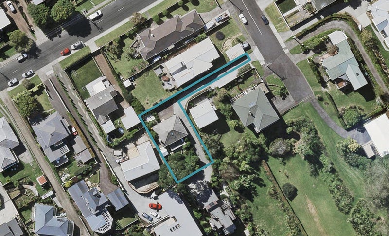 11 Birkley Road, Bayswater, Auckland - Carousel 1