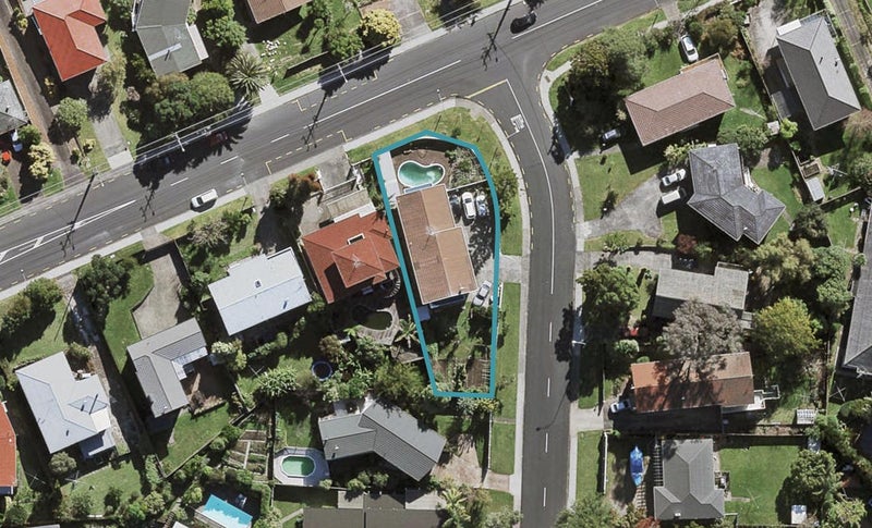 102 Hillcrest Avenue, Hillcrest, Auckland - Carousel 1