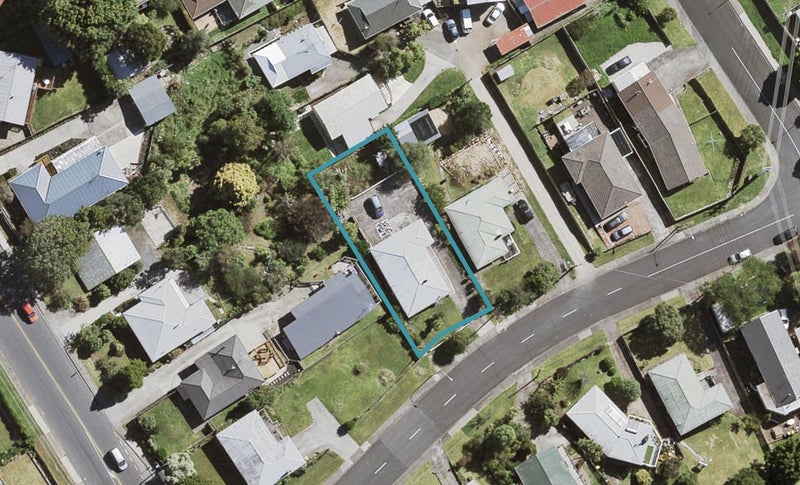 2 Helena Street, Massey, Auckland - Carousel 1