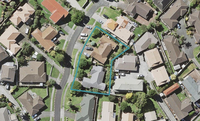 1/6 Kentville Place, Somerville, Manukau - Carousel 1