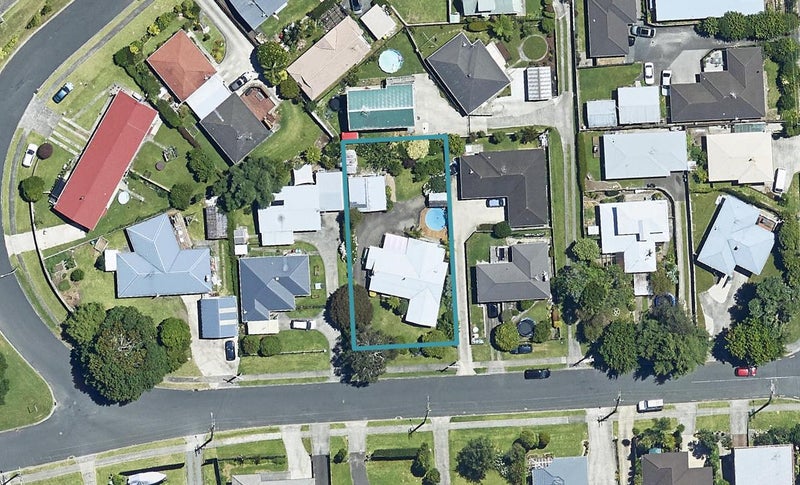 11 Lynwood Place, Brookfield, Tauranga - Carousel 1