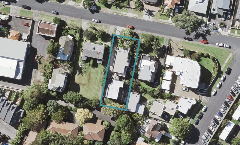 2/9 Earnoch Avenue, Takapuna, Auckland - Carousel 1
