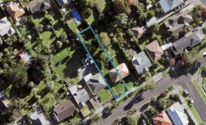 81 Walker Road, Point Chevalier, Auckland - Carousel 1