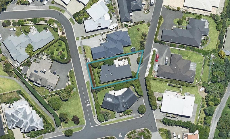 33 Contour Avenue, Pyes Pa, Tauranga - Carousel 1