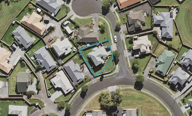 2 Parkstone Place, Favona, Auckland - Carousel 1
