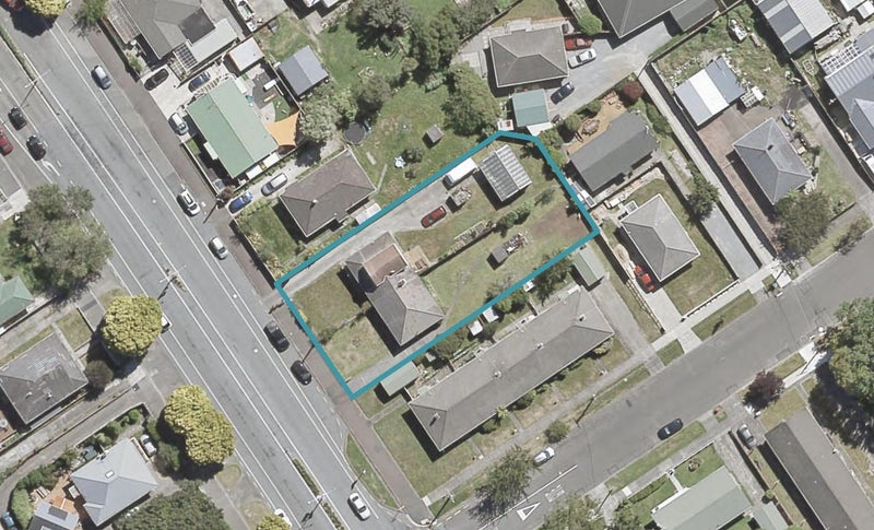2/5 Sutherland Avenue, Silverstream, Upper Hutt - Carousel 1