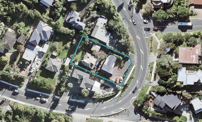 2/824 Beach Road, Browns Bay, Auckland - Carousel 1