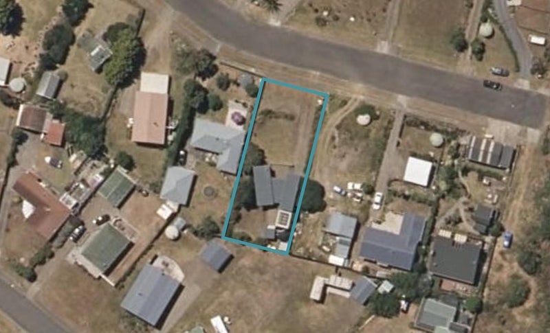 12 Aranui Avenue, Waitārere Beach, Levin - Carousel 1
