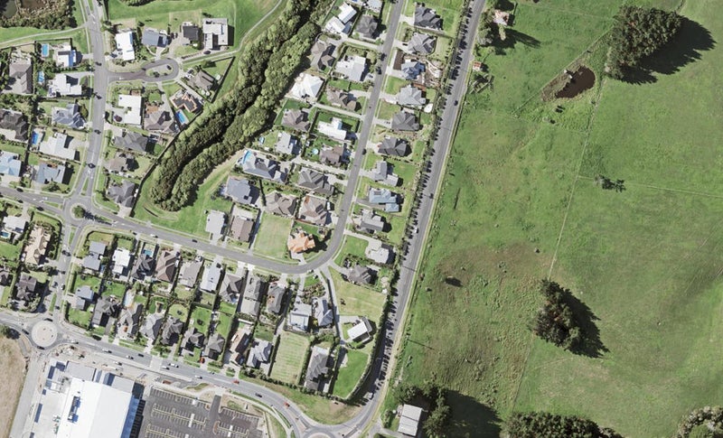 39 Liberty Crescent, Beachlands, Auckland - Carousel 1