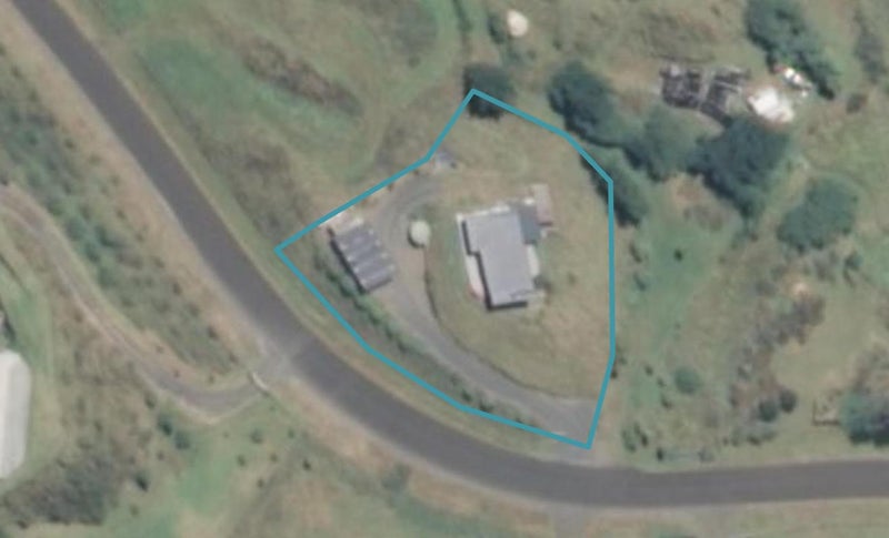 39 Strathnaver Drive, Waikawa Beach, Levin - Carousel 1