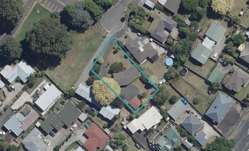 15 Moore Street, Forest Lake, Hamilton - Carousel 1