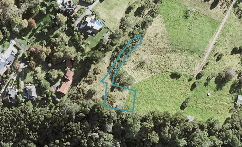 18 Awanui Road, Red Beach, Red Beach - Carousel 1