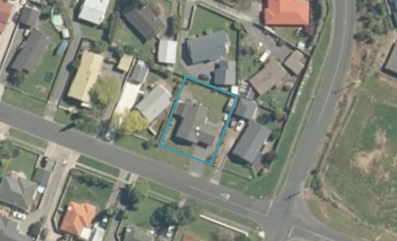 23 Thompson Street, Leamington, Cambridge - Carousel 1