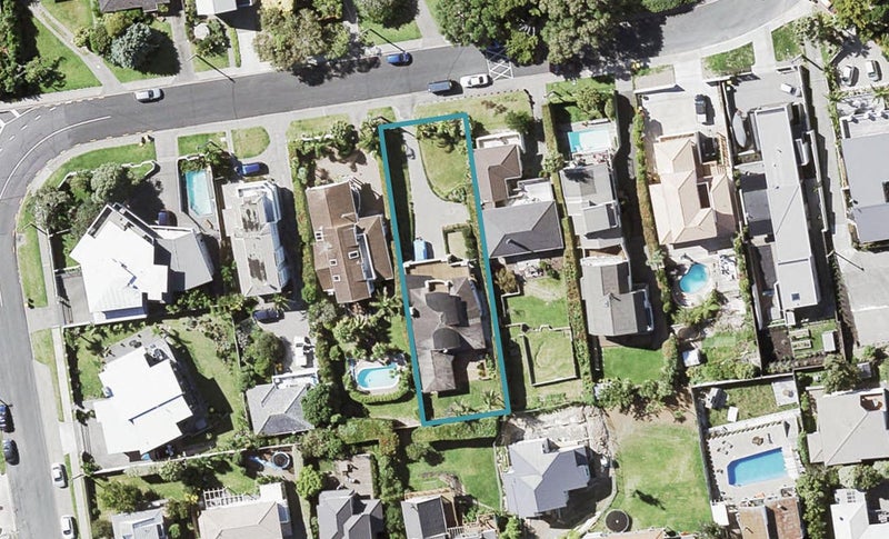 9 Garadice Road, Rothesay Bay, Auckland - Carousel 1