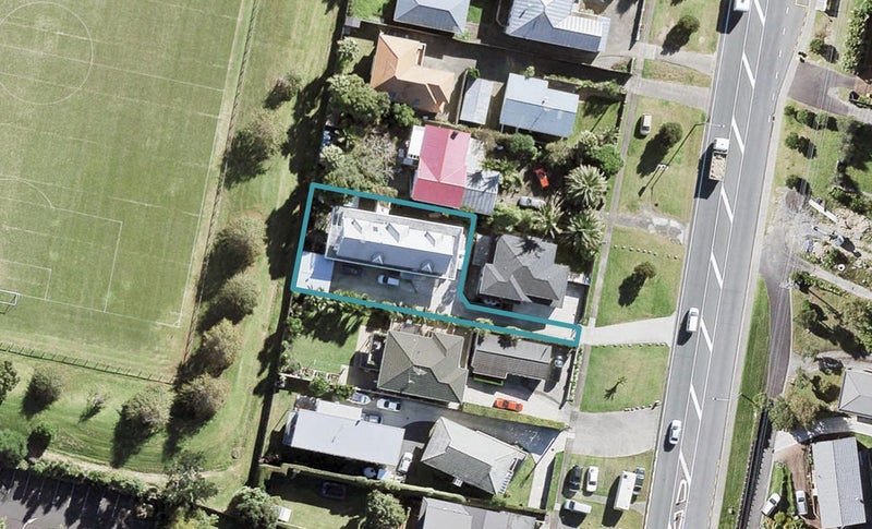 838 East Coast Road, Oteha, Auckland - Carousel 1