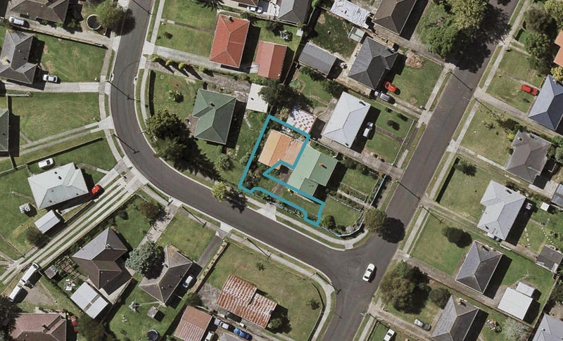 18 Clutha Crescent, Clover Park, Auckland - Carousel 1