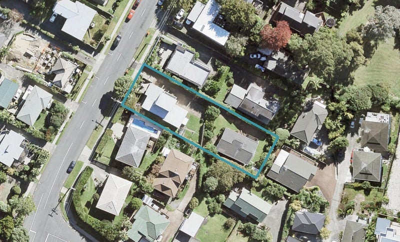 2/17 Deep Creek Road, Waiake, Auckland - Carousel 1