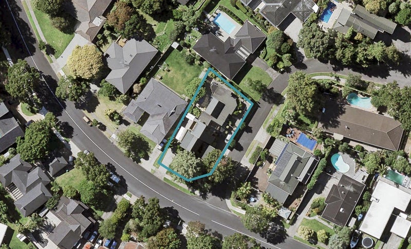 2 Meanda Gardens, Sunnyhills, Auckland - Carousel 1