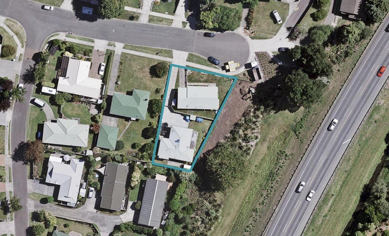 1/15 Burness Road, Greenmeadows, Napier - Carousel 1