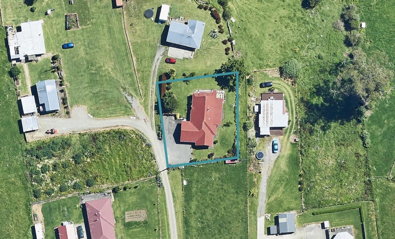8 Tangitu Road, Te Puna, Tauranga - Carousel 1