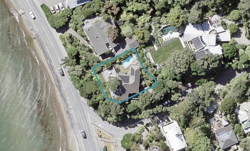 1 Taungata Road, York Bay, Lower Hutt - Carousel 1