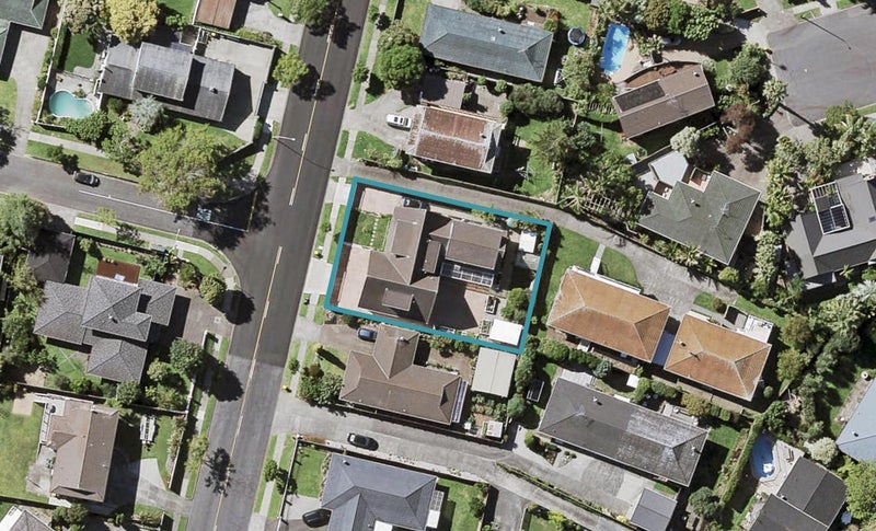 123 Glenmore Road, Sunnyhills, Auckland - Carousel 1
