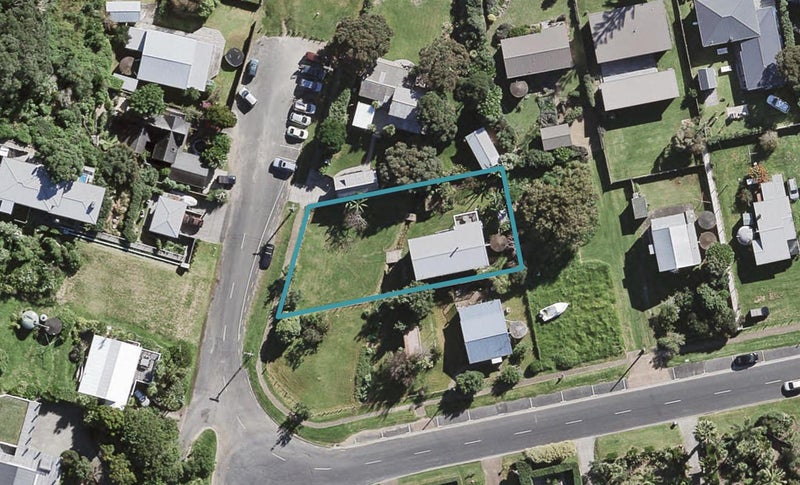 4 Miro Road, Palm Beach, Waiheke Island - Carousel 1