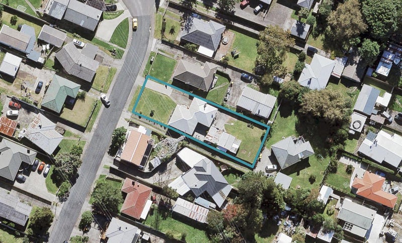 11 Martin Place, Kelston, Auckland - Carousel 1