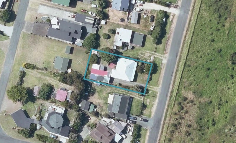 62 Newcastle Street, Māhia - Carousel 1