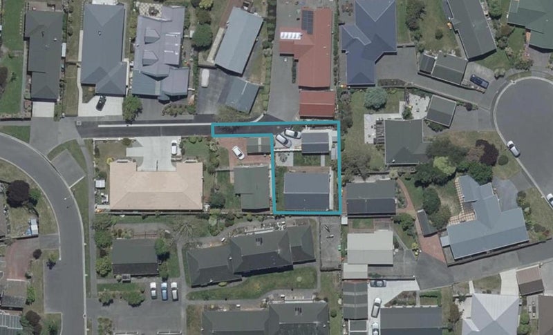 2/15 Aberfoyle Place, Parklands, Christchurch - Carousel 1