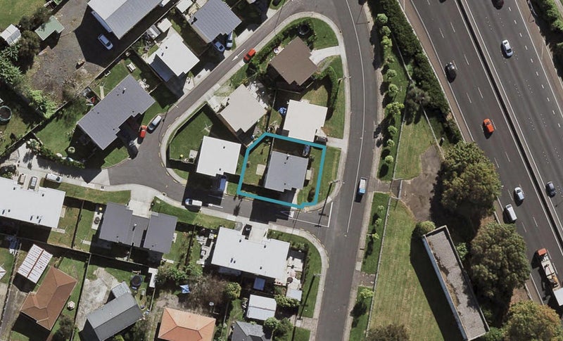 1 Clarrie Wills Way, Otara, Auckland - Carousel 1