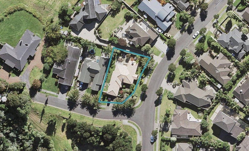 58 Admirals Court Drive, Greenhithe, Auckland - Carousel 1