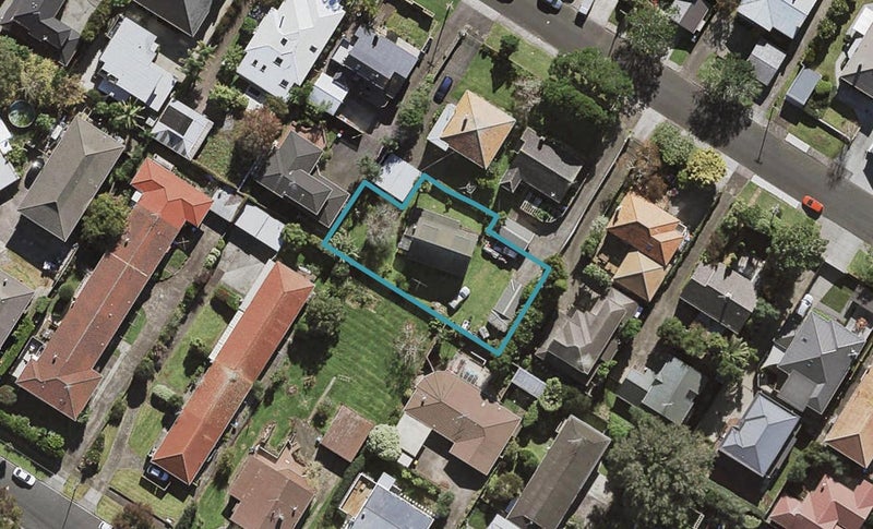15A Kowhatu Road, One Tree Hill, Auckland - Carousel 1