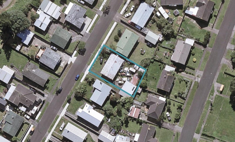 21 Grenville Street, Marfell, New Plymouth - Carousel 1