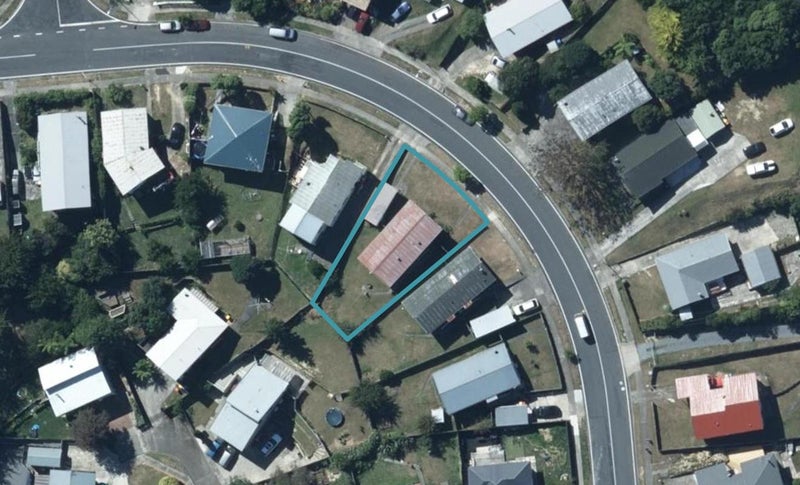 57 Conclusion Street, Ascot Park, Porirua - Carousel 1
