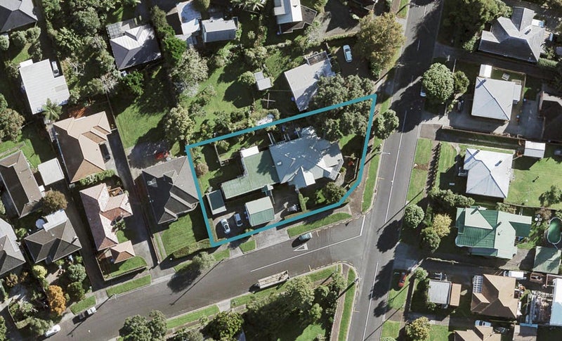 1/32 Woodward Road, Mount Albert, Auckland - Carousel 1