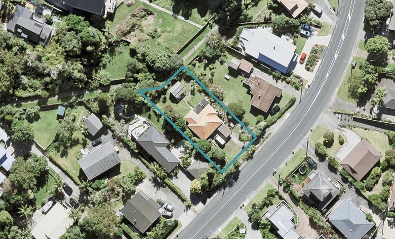 912 Beach Road, Waiake, Auckland - Carousel 1