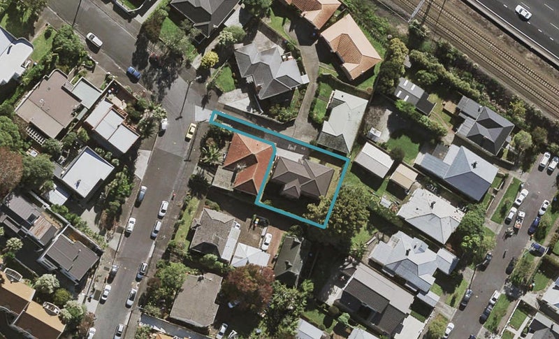 24A Otahuri Crescent, Greenlane, Auckland - Carousel 1