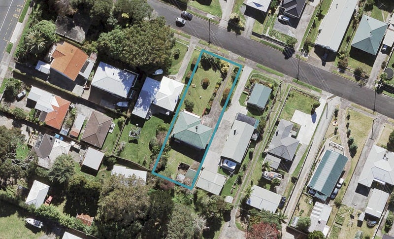 56 Beaubank Road, Kelston, Auckland - Carousel 1
